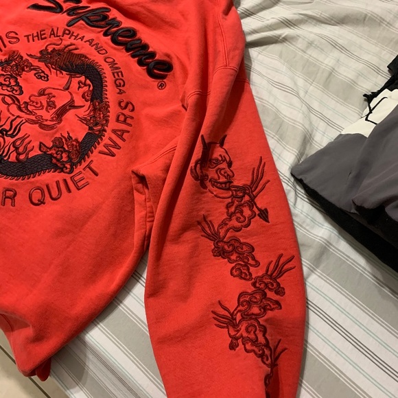 Supreme Hoodie never worn - Picture 3 of 5